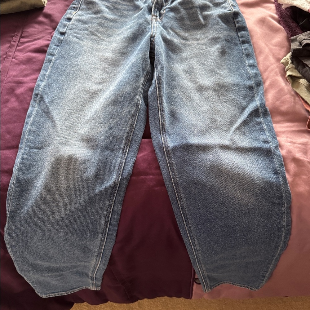 American Eagle Mom Jeans